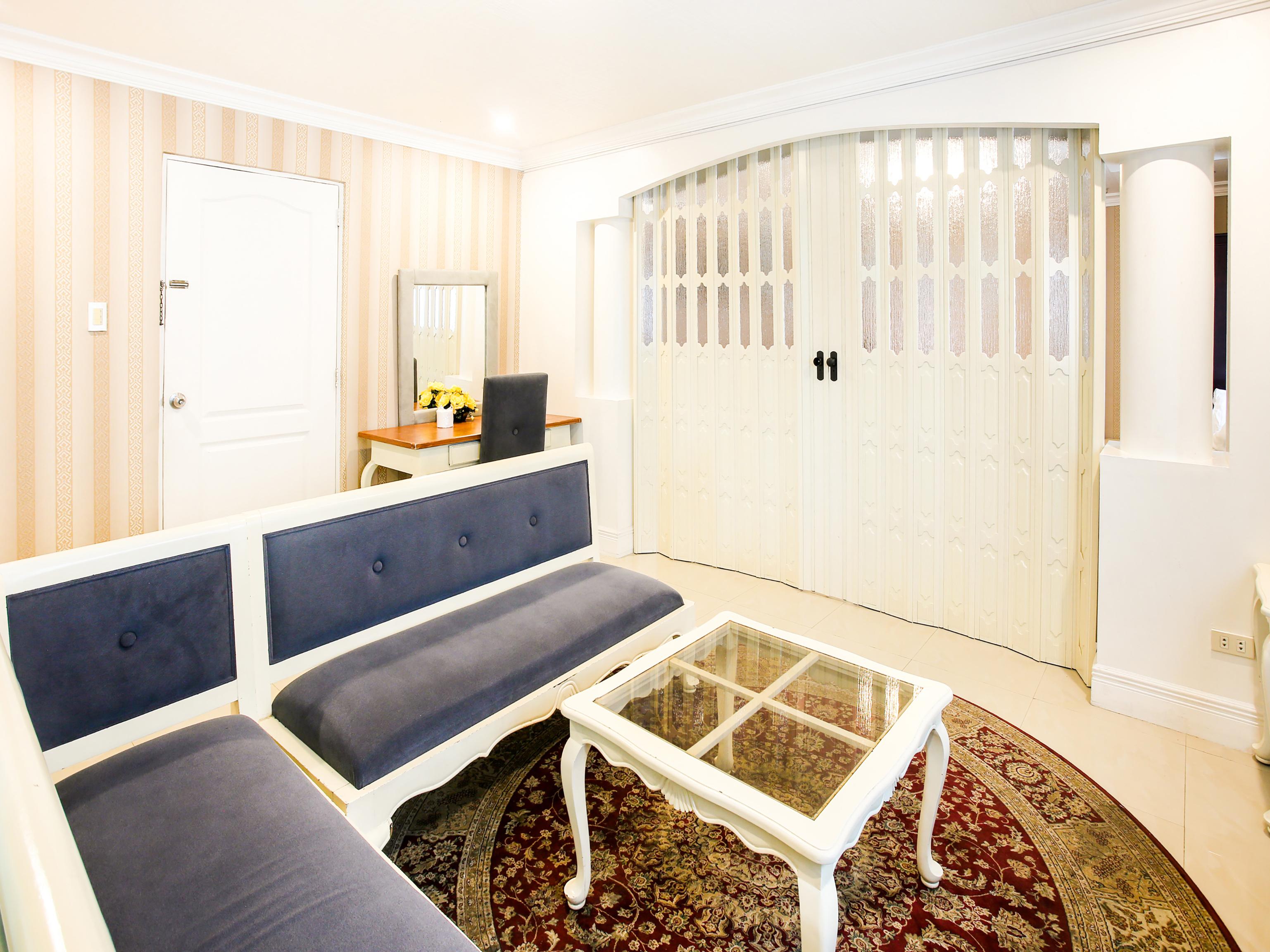 Hotel Euroasia By Bluebookers Angeles Exterior foto