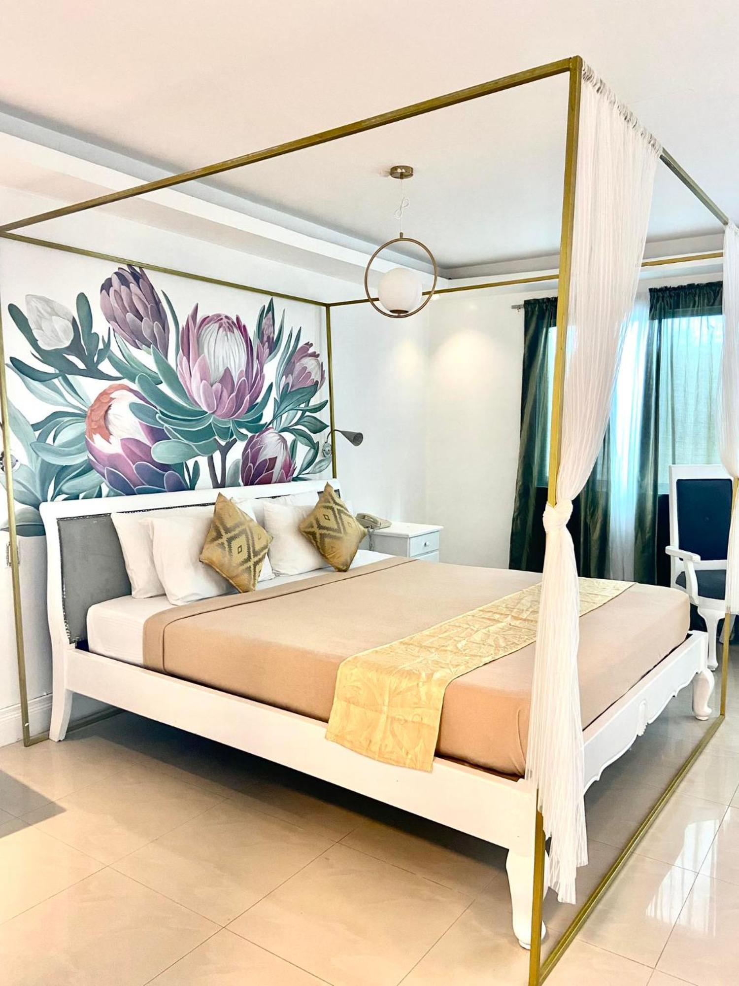 Hotel Euroasia By Bluebookers Angeles Exterior foto